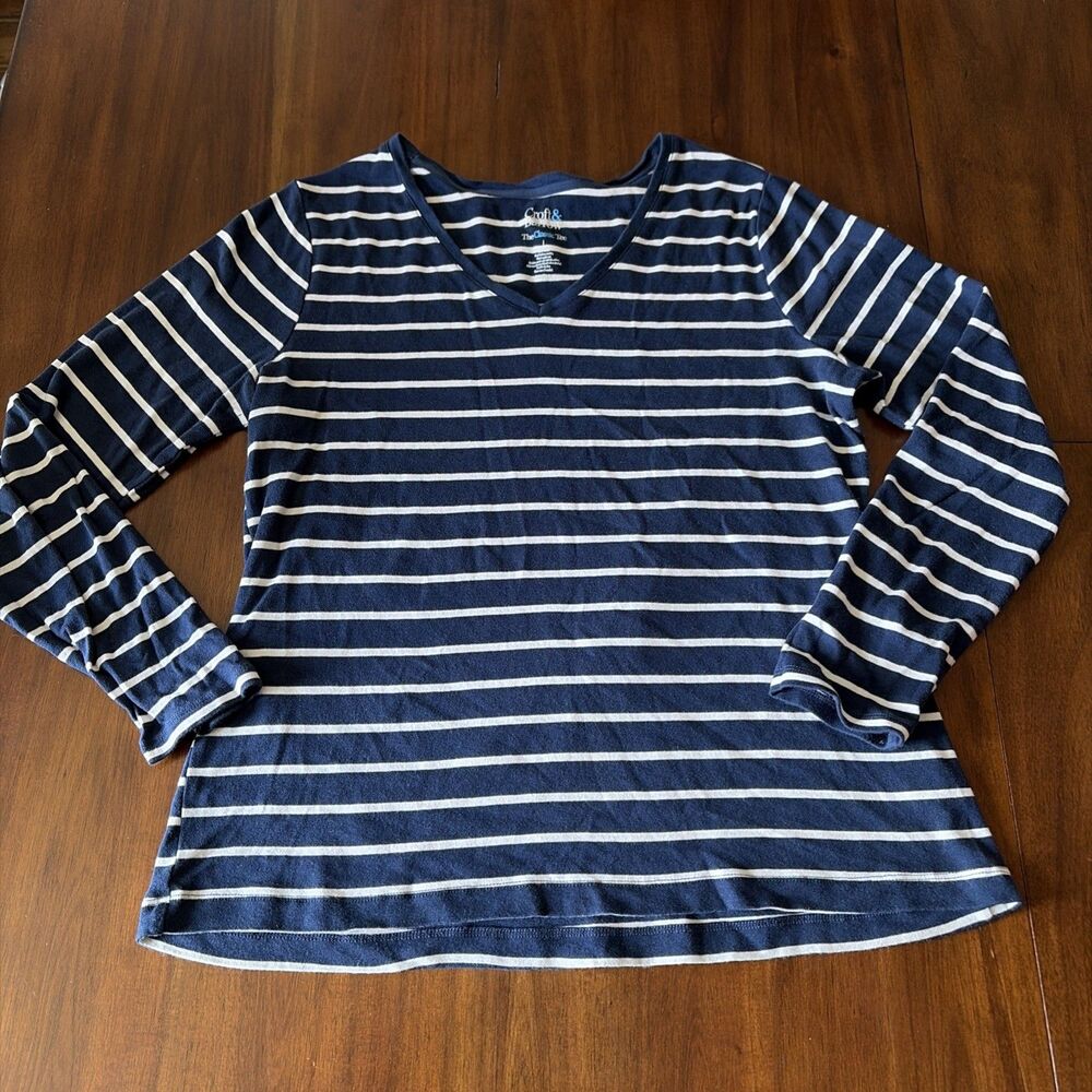 Croft & Barrow Womens Navy with White stripes long sleeve top, v-neck size L